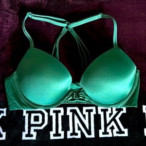 Very Sexy Front-Close Push Up